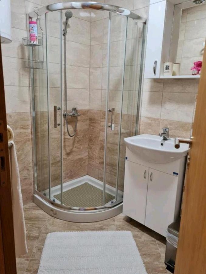 Apartman Tim Lux 1 Vrnjačka Banja Exteriör bild