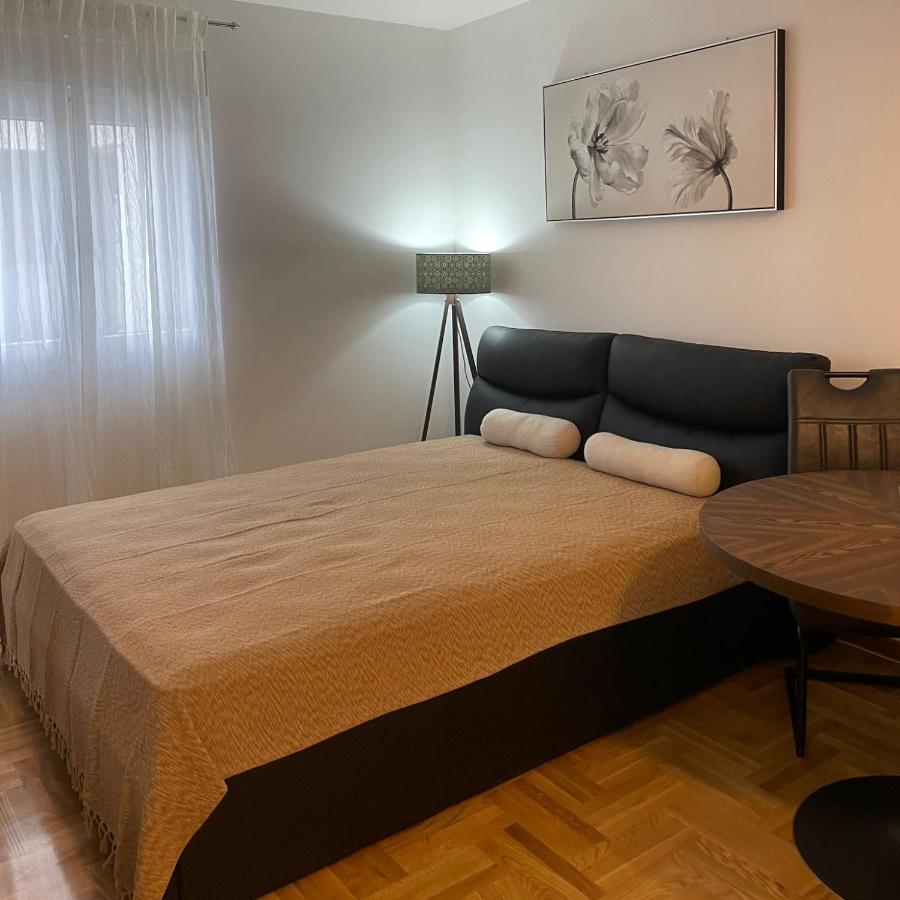 Apartman Tim Lux 1 Vrnjačka Banja Exteriör bild